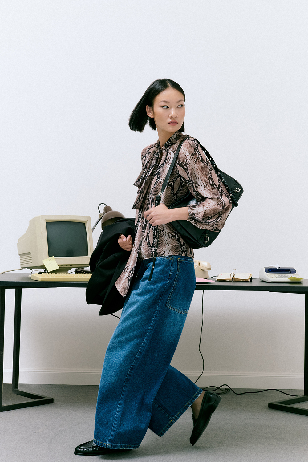 2WAY_BACKTOOFFICE19625