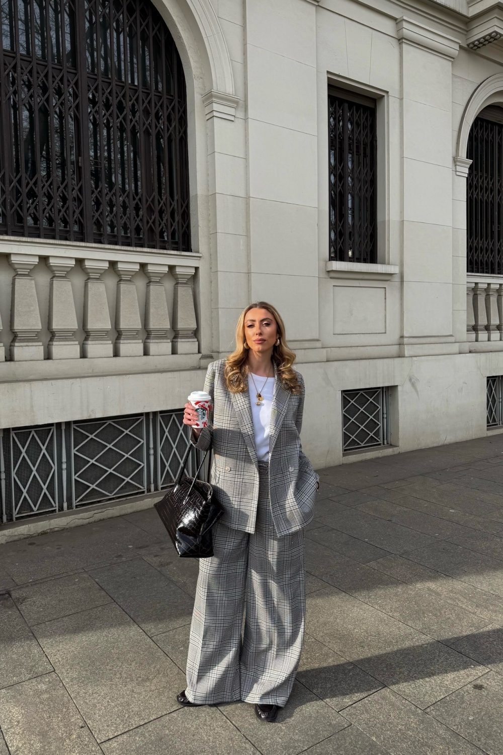 725270D8-1279-4B8A-BB88-DBE45F3774E3