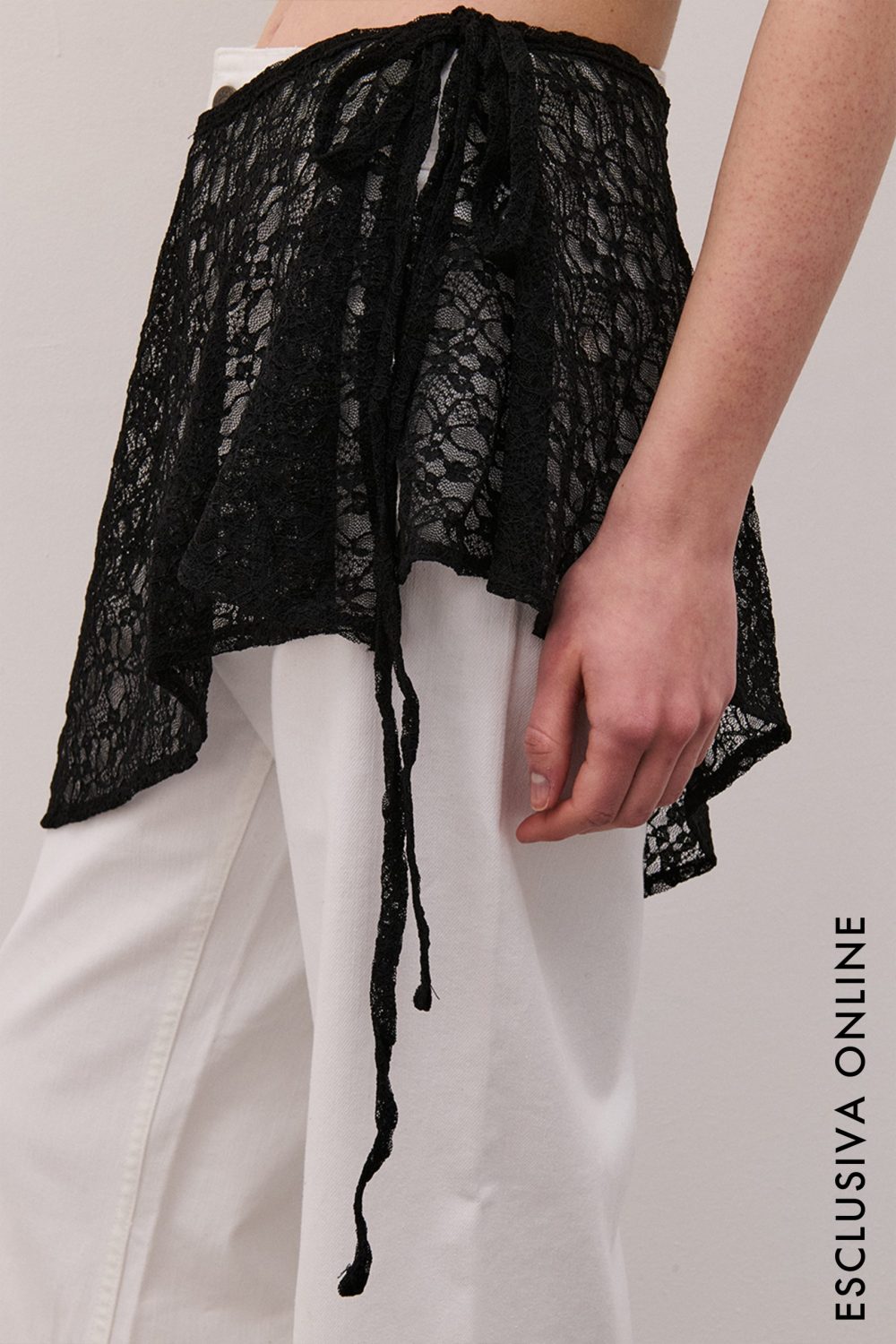 ESCLUSIVA ONLINE GONNA PIZZO NERA